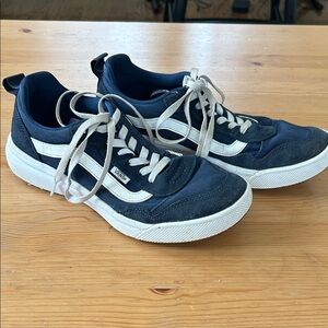 Vans Range EXP Men's Size 9 Dark Navy Blue and White Suede Canvas Sneakers